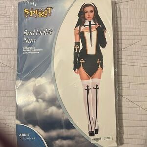 NEW Women’s size small nun costume. Fits sizes 4-8. Never worn.